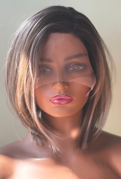 Premium peruukki, Elena Raidoitettu luonnollinen ruskea