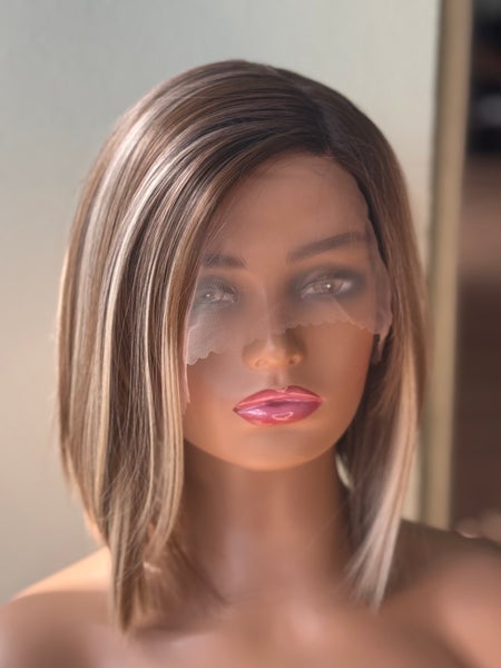 Premium peruukki, Elena Raidoitettu l&auml;mmin ruskea