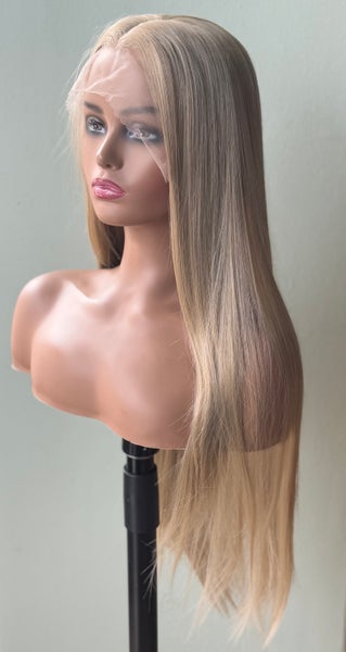 Premium peruukki, hiekanvaalea vapaa jakaus